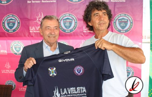 LanzaroteDeport's tweet photo. ⚽ El @cfpdc2016  y el @CDTOficial establecen un histórico acuerdo de colaboración

💥 La firma tuvo lugar en el Restaurante La Veleta
💥 Acudieron ambos presidentes
💥 El @CabildoLZ y el Ayto de Tías fueron testigos

🔗 Lee la noticia en este enlace: https://t.co/03oX2Nmn3y https://t.co/Tvu1Ho1agb