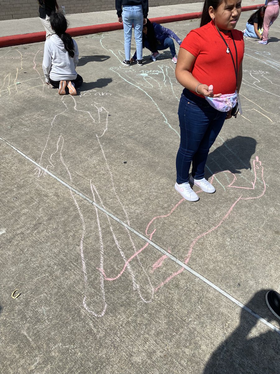 ddp4jc's tweet image. Can you predict what time it is by your shadow? @Carter_AISD #inthework #ScienceRising