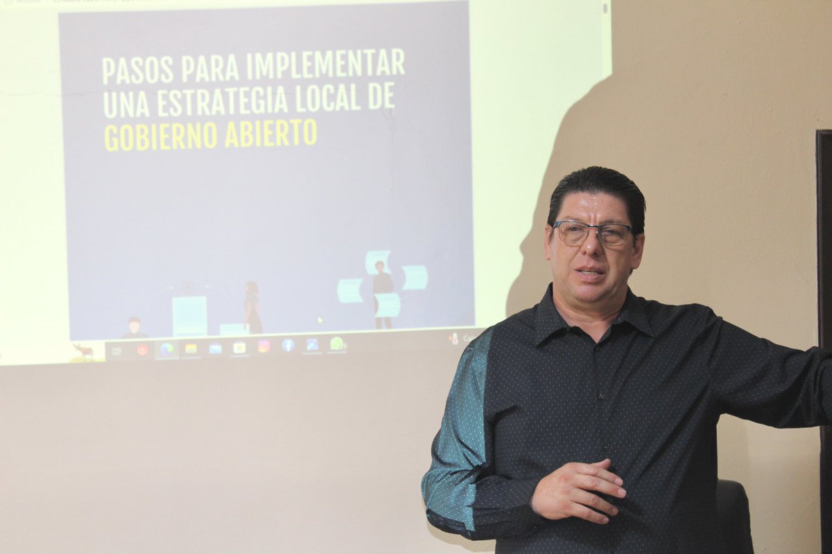 cedemun_sonora's tweet photo. El vocal de Cedemun, @EdgarSallard, impartió el programa “Acciones de un gobierno abierto, un reto para todos” en San Ignacio Río Muerto, con la presencia del Dr. Abel Gonzales, Presidente Municipal. Siguiendo las directrices del Gobernador @AlfonsoDurazo.

#TierraDeOportunidades https://t.co/GiI62c8lZf