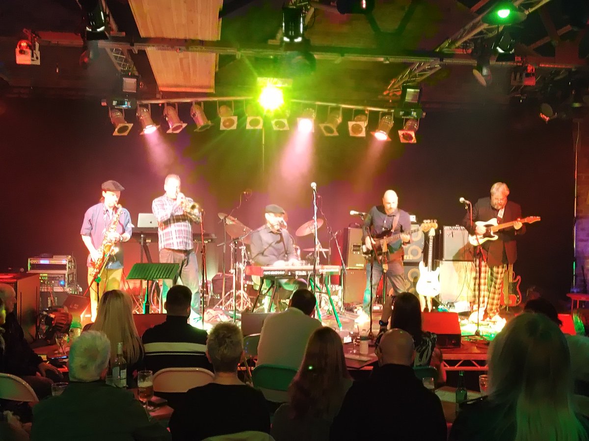 Insanely good music at <a href="/tapestryartsven/">Tapestry Arts Bradford</a> with <a href="/danburnettmusic/">Dan Burnett</a> supporting #RayGreene