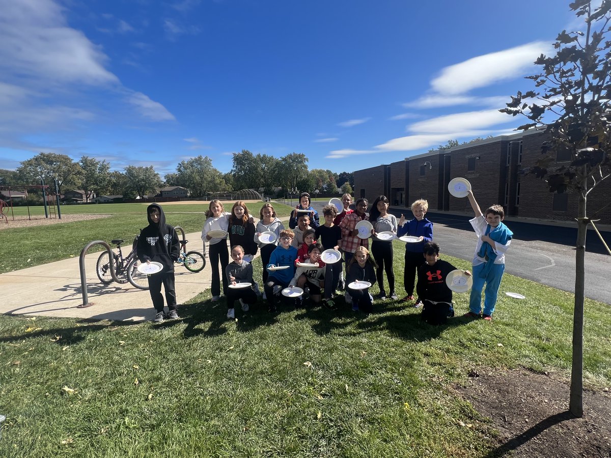 I'm Cameron, Tweeter of the Week. In science, we made a sundial to tell time with the sun's shadow.  As a bonus, we got to enjoy fresh air and play out outside for a few minutes. #21learns <a href="/21longfellow/">CCSD21 Longfellow</a>
