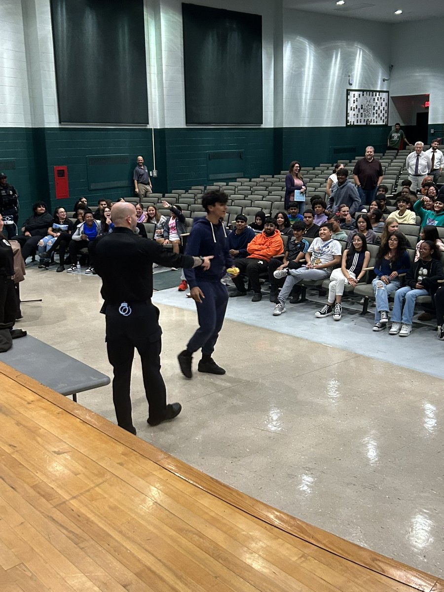 Mrs.Paloti JFK SAC (@ellenpaloti) on Twitter photo Thank you Woodbridge Police Department (Officer Harris) for visiting us today and speaking to our students about Bullying and "The Golden Rule" <a href="/DrParry_JFKMHS/">James Parry</a> Thank you Woodbridge Police Department (Officer Harris) for visiting us today and speaking to our students about Bullying and "The Golden Rule" <a href="/DrParry_JFKMHS/">James Parry</a>
