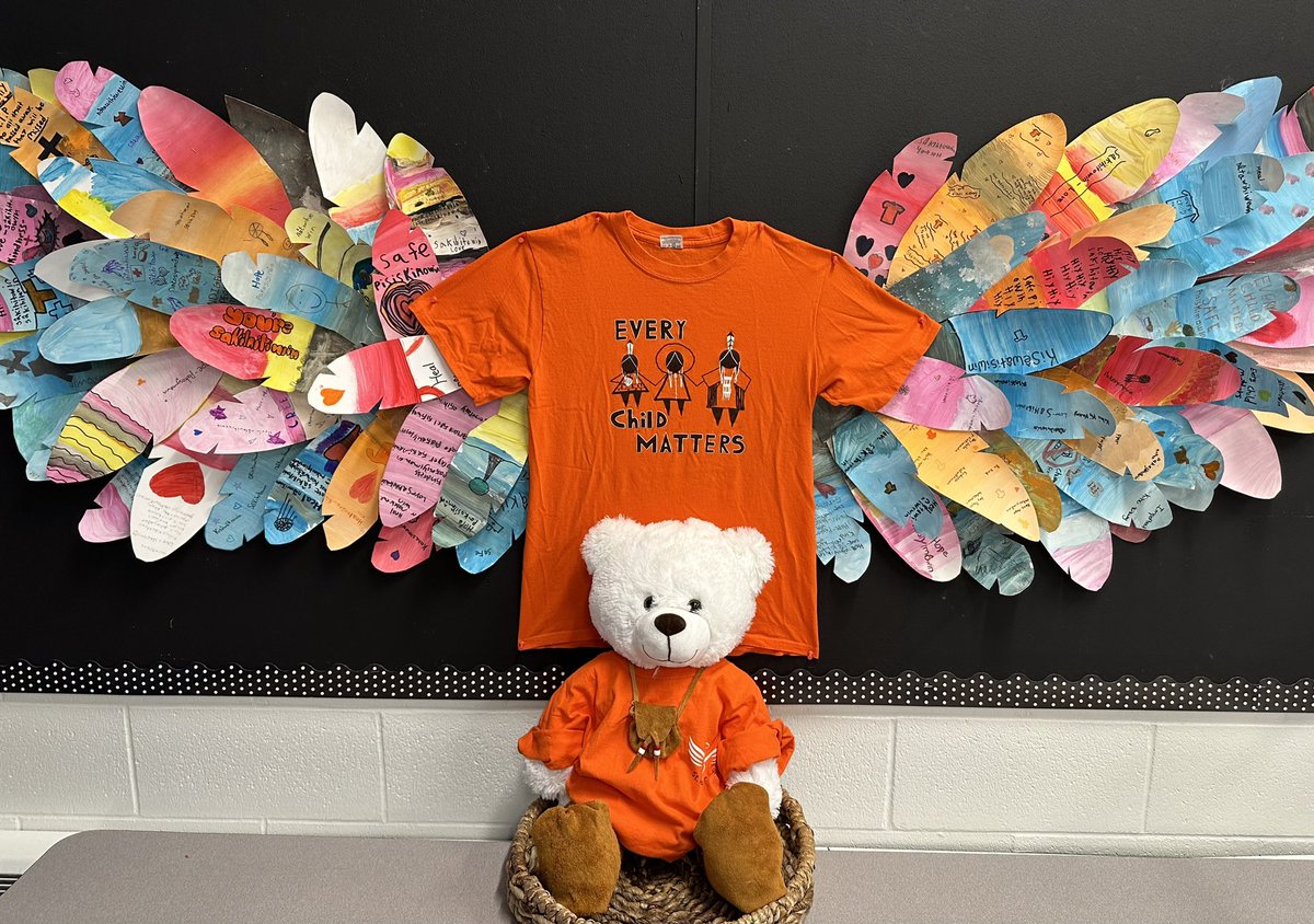 MsKylaC's tweet photo. Mosom Robert sharing important teachings about the bear &amp; giving our @SpiritBear Reconciliation Ambearrister a name: meet Achak-Maskwa 🧸🧡 #fmcsd #fncaringsociety #ymm https://t.co/IUDT8k6H84