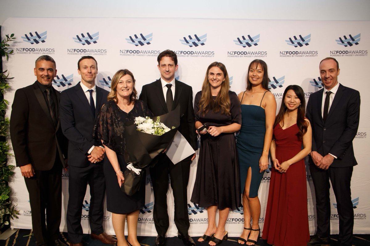 A vanilla that’s anything but average took centre stage at the prestigious New Zealand Food Awards gala dinner held last night.
See more about the event and this year's winners: hubs.li/Q026b03S0