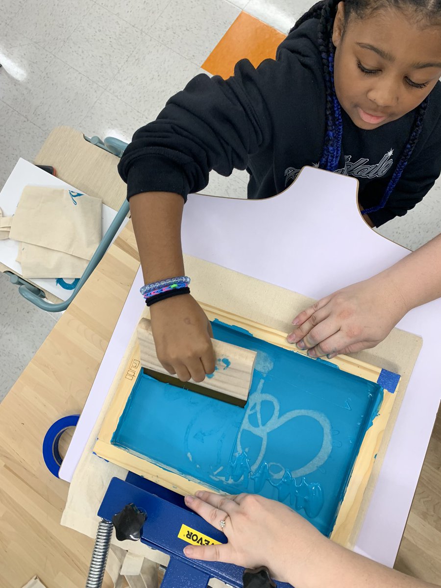 Thursday, October 19th

💡 The day #ConnMagnet began screen printing!

📣 <a href="/CONN_Art_/">Emily Yelton</a> for engaging our 4th and 5th graders in Focus Areas to design and screen print!

💡 Wait until you see our upcoming shirt designs for our 5th grade performance, track team, and more!