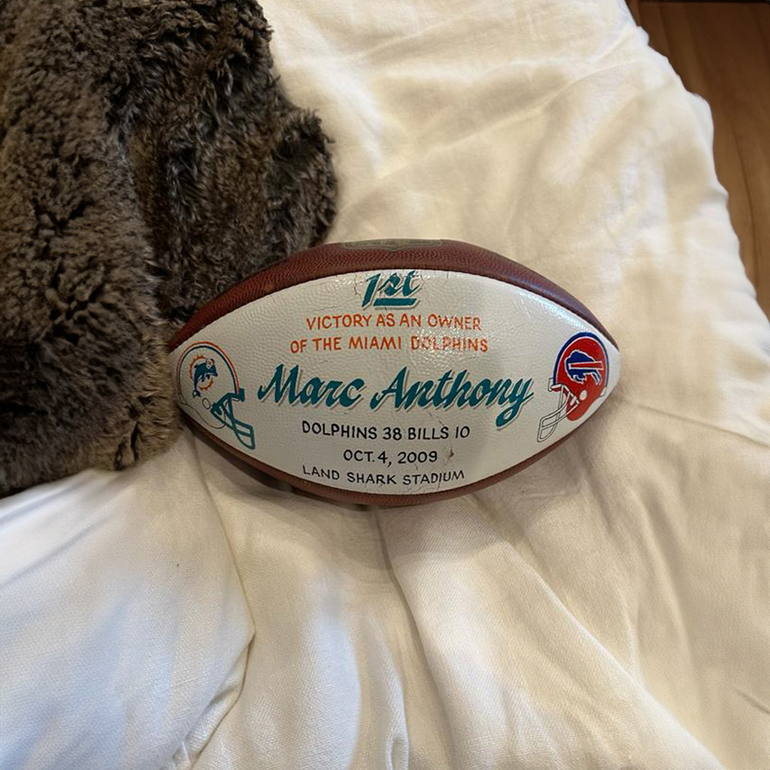 Marc Anthony tweet media