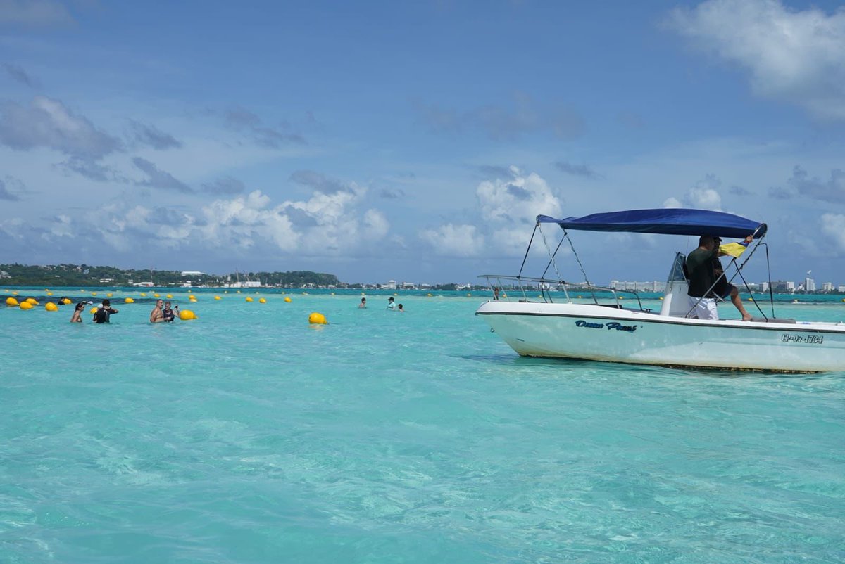 GobernacionSai's tweet photo. #SecTurismo| Seguimos garantizando la seguridad y tranquilidad al disfrutar del mar

Llevamos a cabo la instalación de 280 boyas en el Cayo Acuario. 

Desempeñan un papel fundamental en la seguridad de los visitantes, marcando áreas seguras para el baño. https://t.co/7LNPAgL0DT