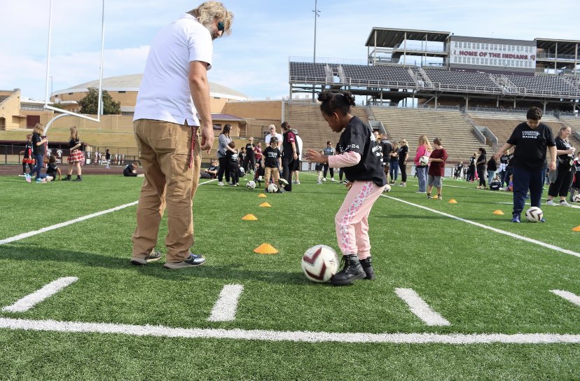 KCS_SpecProgram's tweet image. What an amazing day! Our first Tribe Games Event of the Year — Adaptive Sports Camp! 300 plus @kcs__district students got to learn baseball, softball, soccer, football, cheerleading, and dance skills on our @KCS_DBHS football field! #tribegames24 #allmeanall @KCS__Athletics