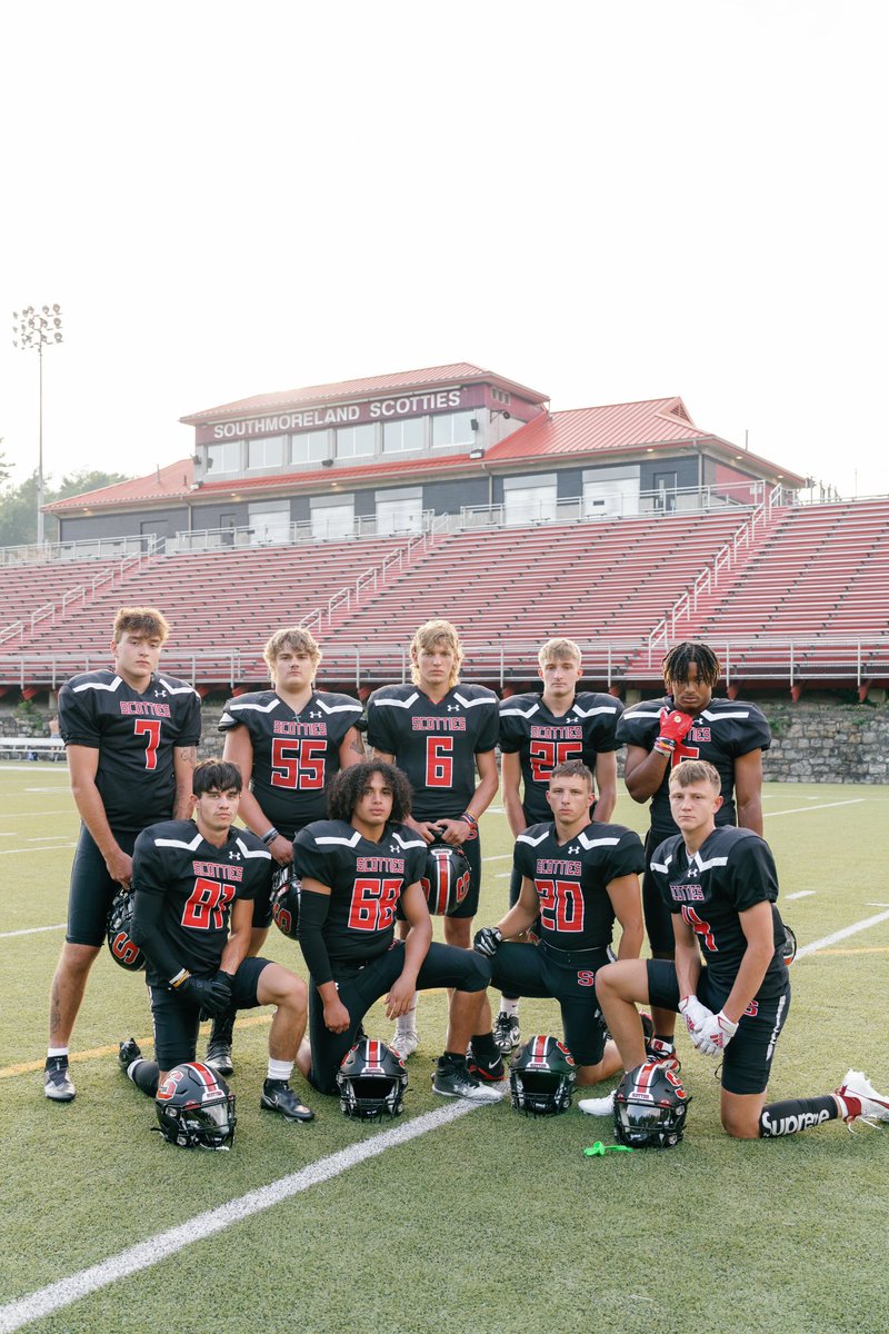 Uniform Reveal vs Belle Vernon 

Back in Black for Senior Night ⚡️

⚫️⚫️⚫️