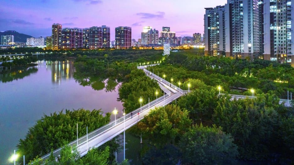 CFA_tweets's tweet image. From FastCompany: Meet the #LandscapeArchitect turning #cities into #sponges

&quot;In a corner of the fast-growing northeastern Chinese city of #Harbin, a vast #landscape of blue and green is conspicuous among the housing blocks and #highrises of....&quot;

Read: buff.ly/3M7nqkN