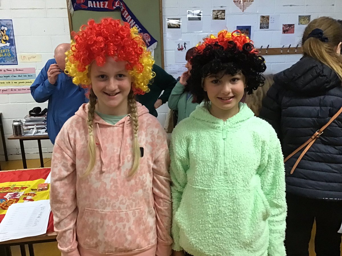 FrenchInPres's tweet photo. A fabulous open evening with the MFL ambassadors able to answer every question &amp; mastered all the activities. Great little linguists in the making! We had fun too as photos show! The school offers three languages #French #German #Spanish @languages_ie @langsconnect_ie @PresWex https://t.co/ktKJDdKYvs