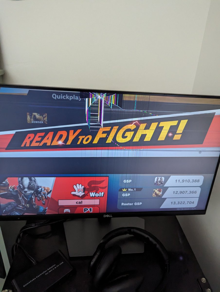 Caligyn's tweet image. Well my screen fell just right.😭😭