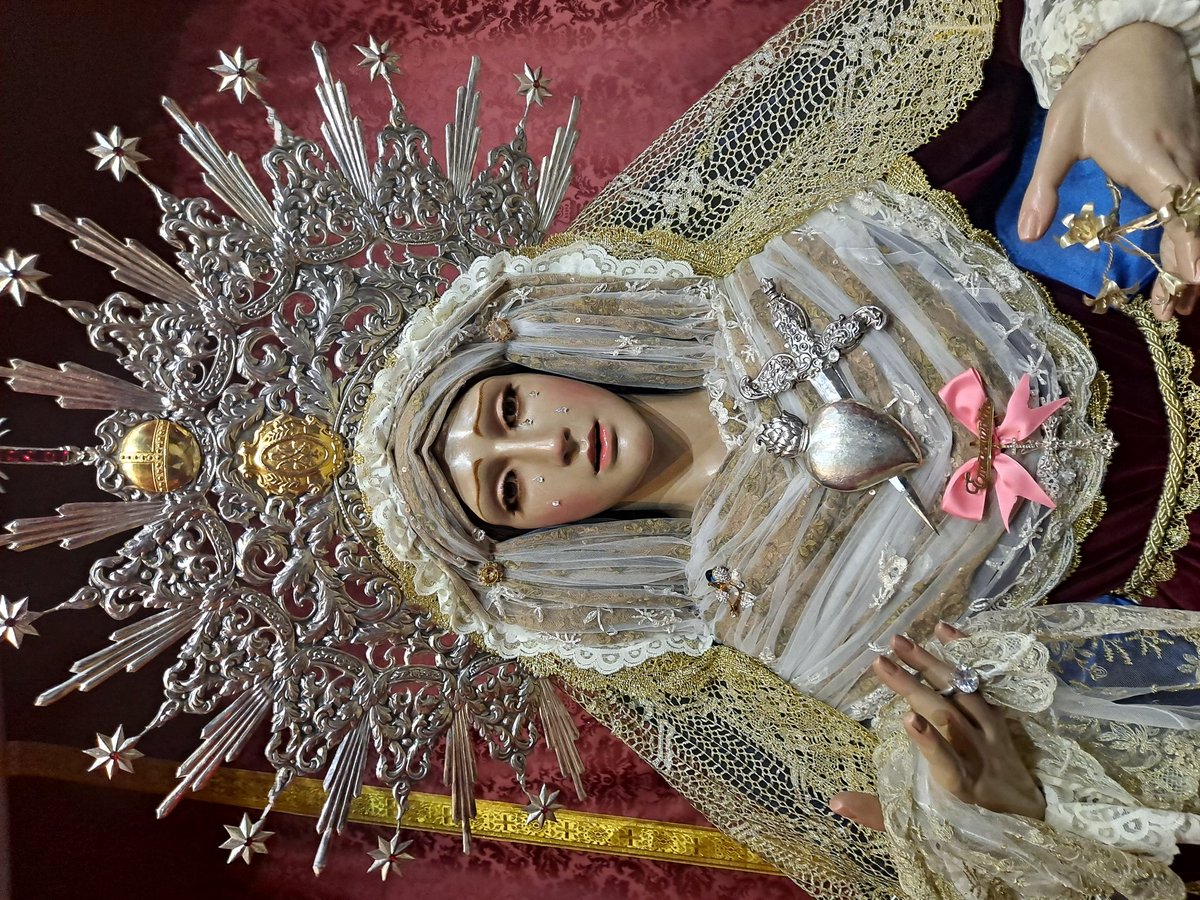 Por ellas. Por todas. 

#diamundialcontraelcancerdemama 

#CofradiasMLG 
#VisperasMLG 
#despojadoyencarnacion 
#doshermanasmalaga