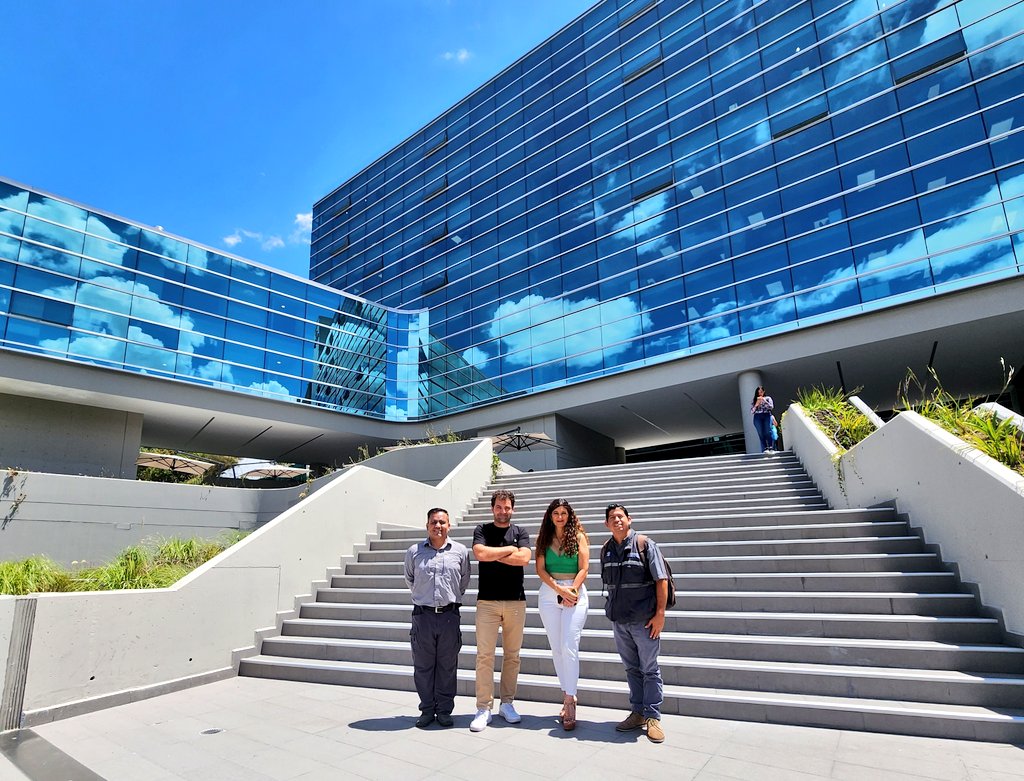 ABG_galapagos's tweet photo. #Quito | La Dra. @mcruz_6, visitó los laboratorios de @UDLA_Investiga con la finalidad de continuar con los convenios establecidos para apoyo interinstitucional y transferencia de conocimientos entre ambas entidades.
#Galápagos #SomosBioseguridad https://t.co/i0JSFc9ygb