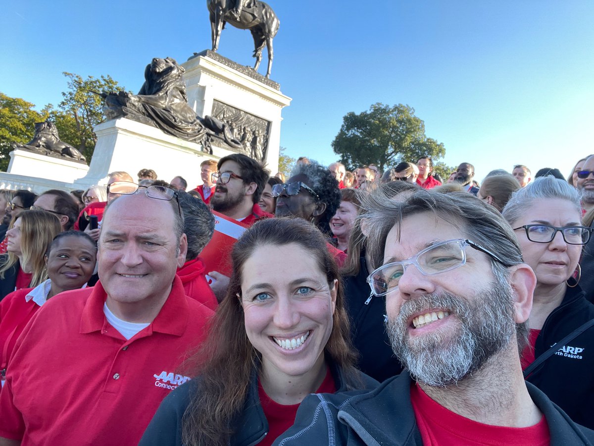 aedoroghazi's tweet image. It was a beautiful day on Capitol Hill, and @aarpct staff joined colleagues from around the country to visit members of Congress &amp;amp; share information about family caregiving and other issues that matter most to older adults. #AARPHillHike