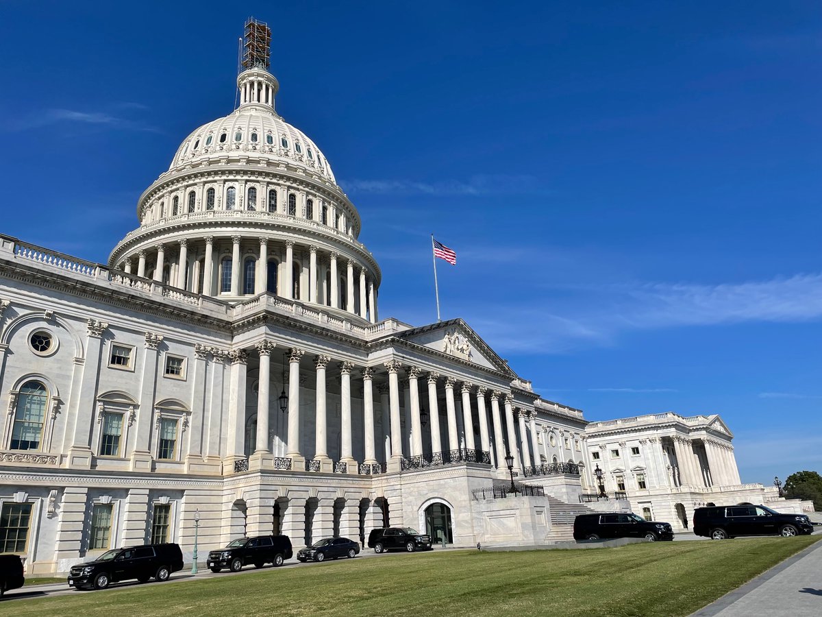 aedoroghazi's tweet image. It was a beautiful day on Capitol Hill, and @aarpct staff joined colleagues from around the country to visit members of Congress &amp;amp; share information about family caregiving and other issues that matter most to older adults. #AARPHillHike