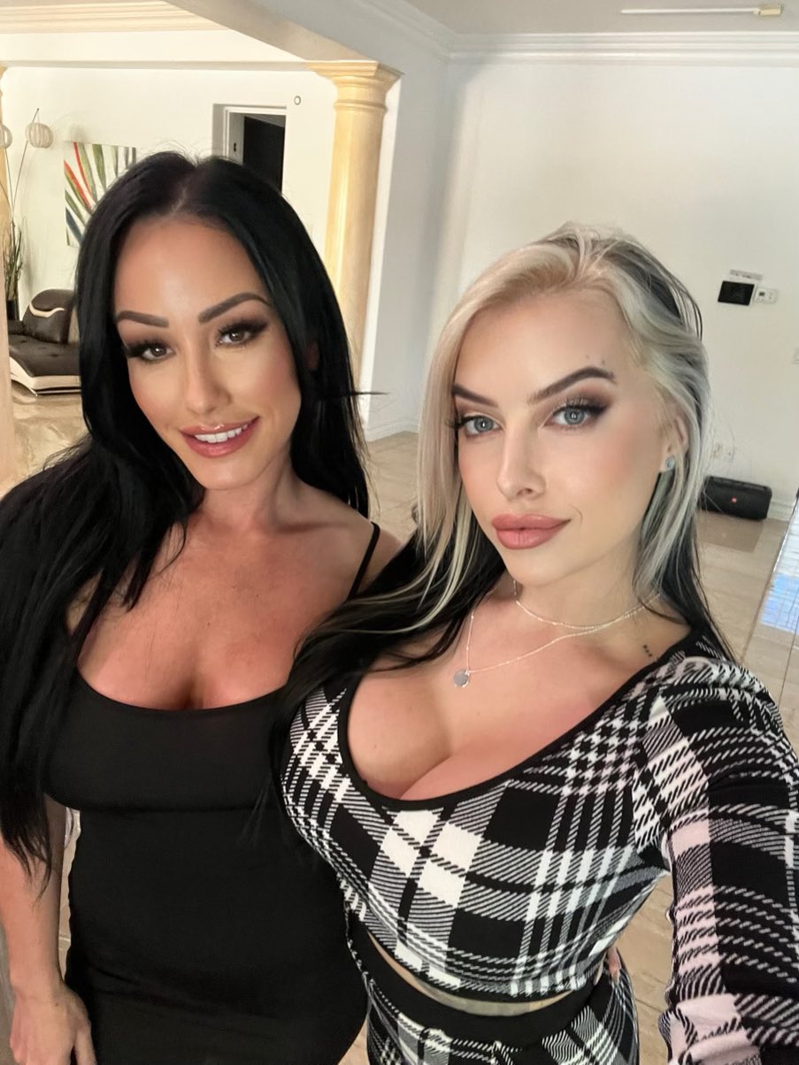 Jennifer White on X: Well well well, look who I found 😈 @Cubbixoxo @ Brazzers t.coqKEnSJXkua  X