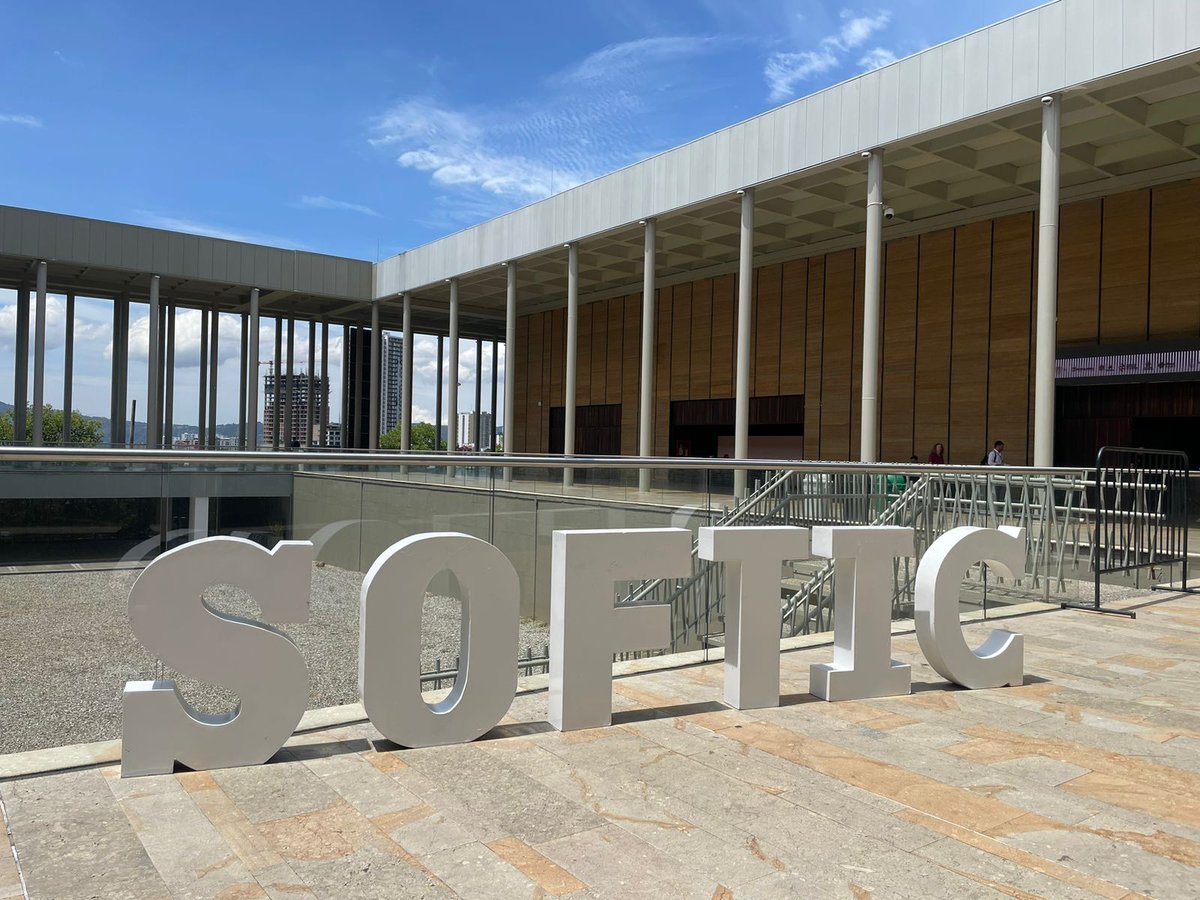 EdeaNetworks's tweet photo. Así concluimos nuestro último día de #Softic20años. Te compartimos nuestros mejores momentos junto con #UnPocoGeek.🤩
@FedesoftCol https://t.co/7RY0Xjxs9I