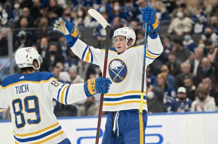 ToutantBuffalo's tweet photo. Just a reminder, All Sabres (and Bills) prime time and brunch hour games will be on the big screen, and we’ve got plenty bar seats and lounge tables with a great view.  Pregaming with us is also fantastic, we can get you in &amp; out before puck drop easily. Let’s do this!! #toutant https://t.co/yEmYYtIygN