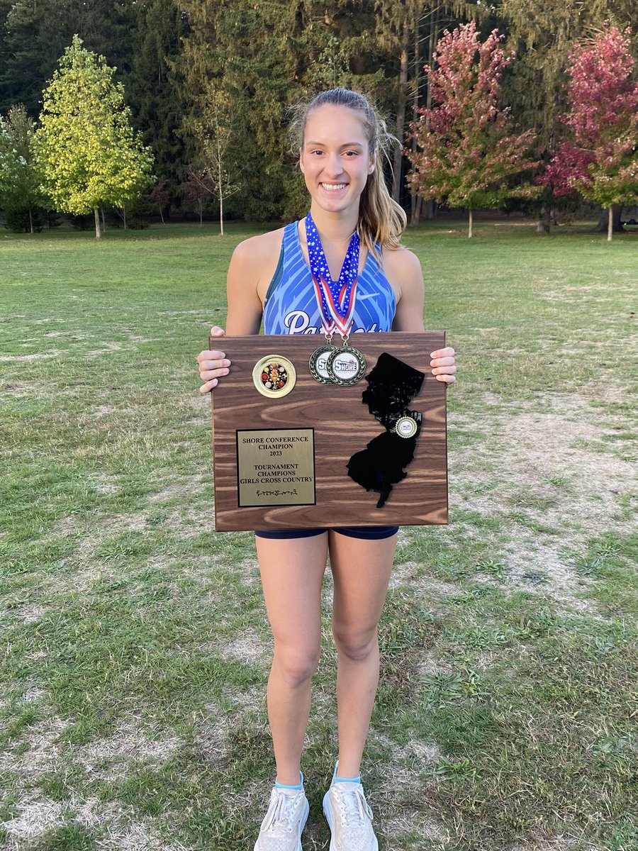 TownshipScores's tweet photo. 🚨#RaiseABanner Alert 🚨

Girls Cross Country is coming back from Holmdel Park with their 2nd consecutive Shore Conference Championship! Emma Zawatski led the way with her 2nd straight individual championship at the race! Great work girls! #NotDoneYet #PatriotFamily #PatriotPride https://t.co/uUBloEcS2Q