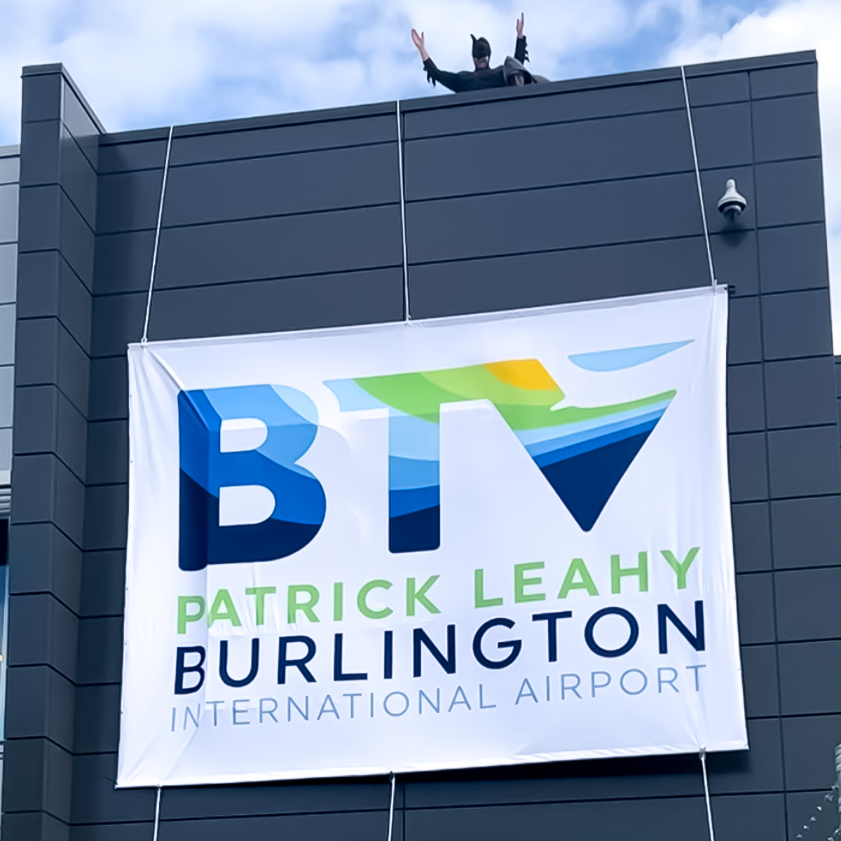 FourNineDesign's tweet image. It's been an absolute honor working with the team at the Patrick Leahy Burlington Intl' Airport as we developed their new logo and brand identity. Today was special, as we gathered with proud Vermonters to dedicate the airport in honor of our respected Senator Patrick Leahy.