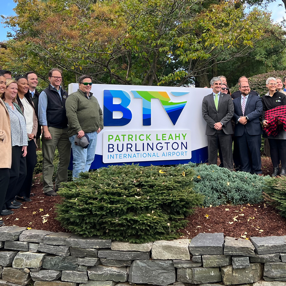 FourNineDesign's tweet image. It's been an absolute honor working with the team at the Patrick Leahy Burlington Intl' Airport as we developed their new logo and brand identity. Today was special, as we gathered with proud Vermonters to dedicate the airport in honor of our respected Senator Patrick Leahy.