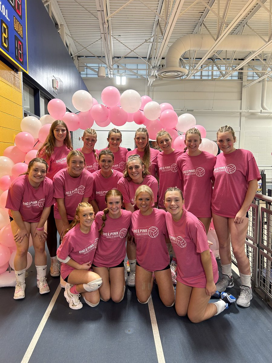 ChelseaVball's tweet photo. Dig Pink Night!!  JV/Freshman underway!!  @ChelseaBulldogs @ChelseaMI_HS #digpink https://t.co/G6YQXtU6Xl