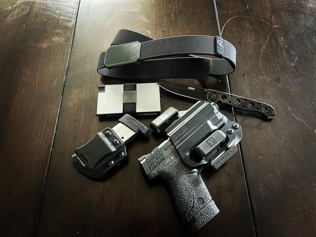BravoHolsters's tweet image. Current EDC #9mmluger #9mmpistol #2ndammendment #2ndamendmentrights #smithandwessonshield #bravoconcealmentholsters #knifes #ekster #wallets #walletsformen #groovelife 

Repost from @tacticalprecisiongroup
