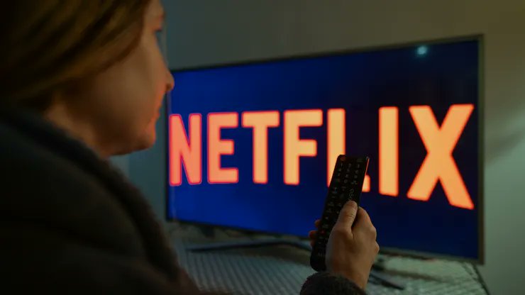 Netflix Reports Impressive Quarterly Earnings, Stock Surges 16% thedailycourierng.com/netflix-report… #NetflixSurge
#StreamingGiantSuccess
#WallStreetWin
#NetflixEarnings
#SubscriberGrowth
#StockPerformance
#StreamingSuccess
#MarketMomentum
#InvestmentUpswing
#DigitalEntertainmentBoom