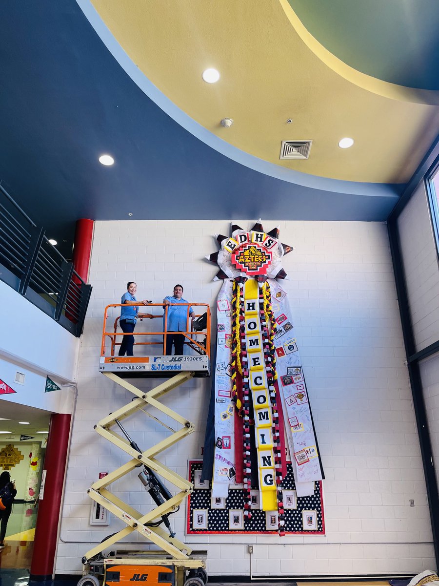 SISD_HRSpark's tweet photo. We got spirit yes we do!! Aztec HoCo coming to an Empire near you. Thank you to floral design & Ms. Rodriguez for all their work 🫶🏼 #OneEmpire #BreakThrough 🙌🏼♥️🖤💛 https://t.co/A2sOdC6e7g