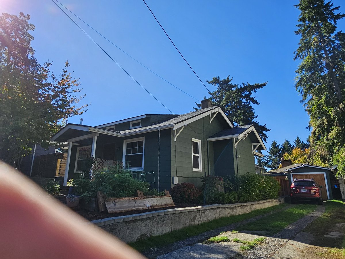 NwRoofTechInc's tweet photo. Another roof we have finished. #good #roof #roofingcompanies #sunny #bluesky #forestgreen https://t.co/1At4t99LqU