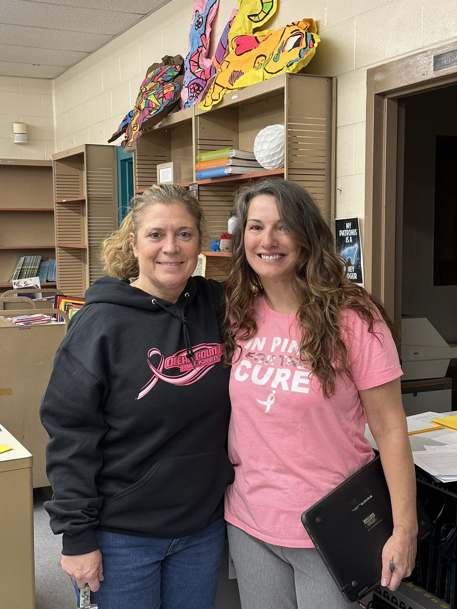 MsLorraineC's tweet photo. @LRMSLakers @LRMSLakers Rocking the pink for a cure! 🥰 https://t.co/nRNJauwduH