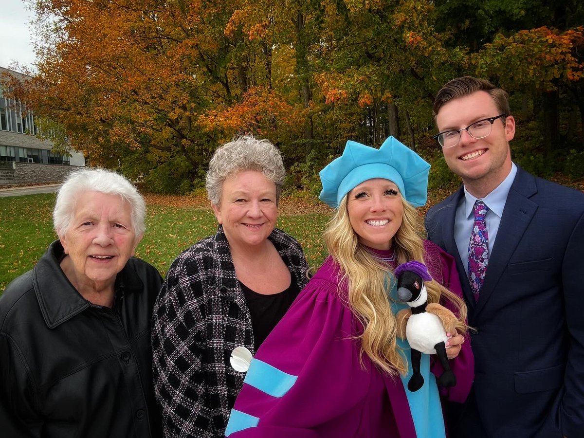 Alexis Brudnicki tweet media