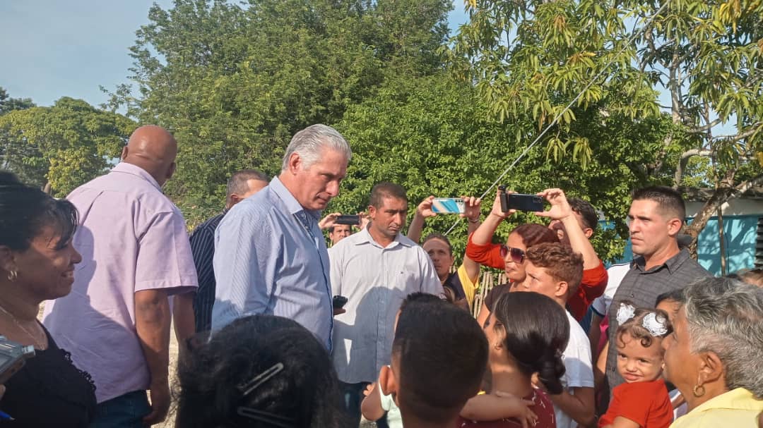 El intercambio forma  parte de la visita gubernamental que inicia esre jueves a la provincia de #Holguín.

✍Yordanis Rodríguez Laurencio