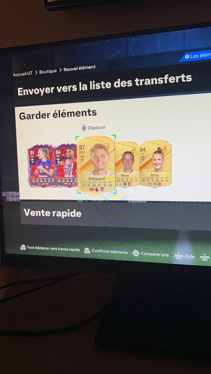 Hugov51X's tweet photo. @Vitality_RocKy Pour une fois que les packs de saison donnent du lourd ! J’hésite encore à la jouer Ad ou Bu🧐 https://t.co/zXOTwzs5AC