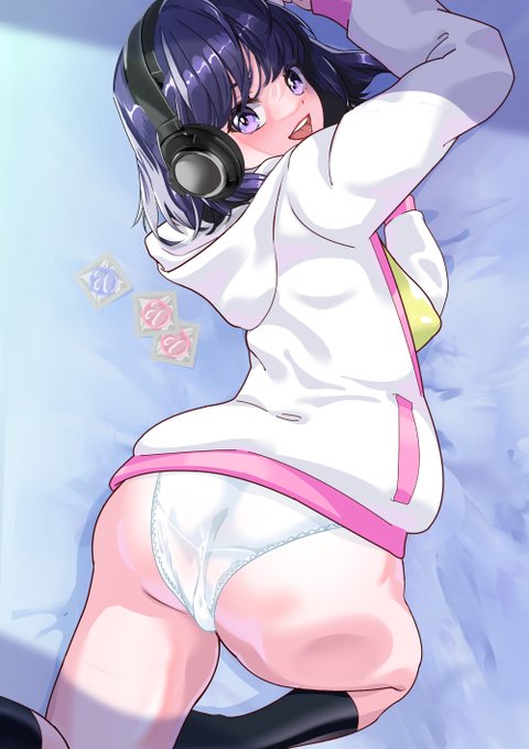 おはようございます❤(#^.^#)
身長143cm❤ののチビちゃん❣❣
小さいけれど出るトコ出てます❤
#パーカー 
#パンティ 