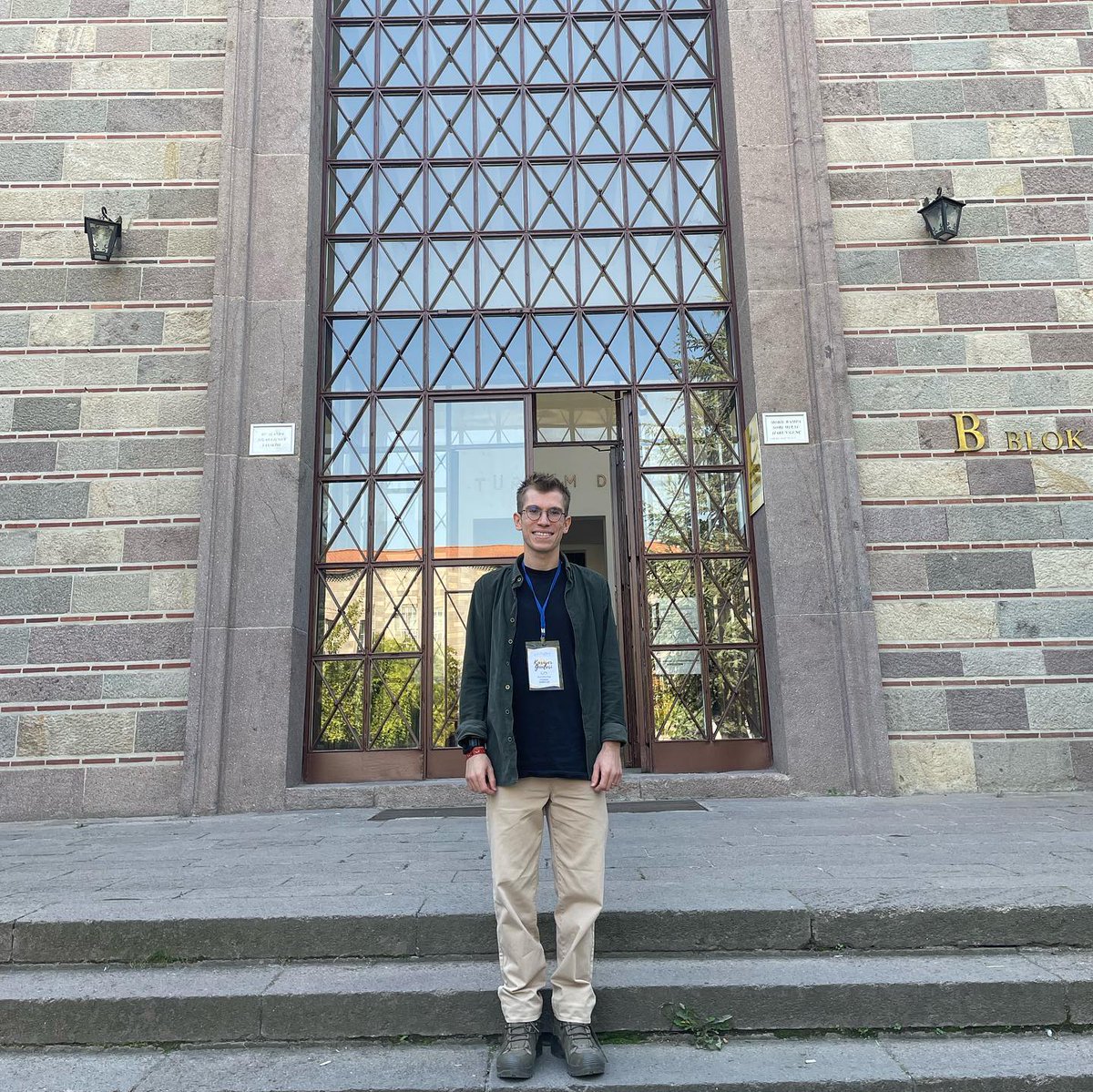 tunckurtmat's tweet photo. Ankara Üniversitesi Matematik Topluluğunun etkinliğinde konuşmacıydım. Değerli görüp konuşmaya gelen, kıymet verip davet eden tüm Ankara Üniversitesi öğrencilerine, matematik bölümü hocalarıma  @aumathcom  ekibine sonsuz teşekkürler. Başka etkinliklerde tekrar görüşmek üzere ❤️ https://t.co/M1bdo64ncT