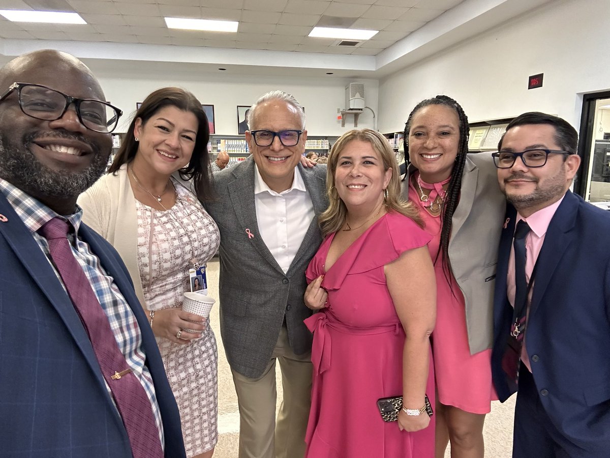 KrimsonKnight's tweet photo. The NRO Principal Meeting in Pink. The Norland Feeder Pattern set the pace. @MDCPS @MDCPSNorth @slevikings @MiamiNorlandSHS @NorlandMiddle @AndoverEagles @HibiscusElem @YeseniaAponte05 @MsLewis_NRO @docstevegallon @HialeahTBreds https://t.co/j2ktGqi9LJ