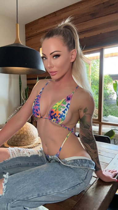 I&rsquo;m going live next weekend on my fans site. It&rsquo;s totally free to watch &amp; hang out. I&rsquo;ll drop the link<a href="/tag/spotify"class="tags"><span>#spotify</span></a><a href="/tag/vote"class="tags"><span>#vote</span></a><a href="/tag/newcastle"class="tags"><span>#newcastle</span></a>