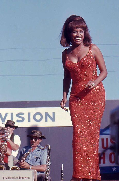 WAGongaware's tweet photo. Singer, actress Barbara McNair
"If He Hollers, Let Him Go" (1968)
"Venus In Furs" (1969)
"They Call Me Mr. Tibbs" (1970)
#60sLadies https://t.co/jXUTzG2b45
