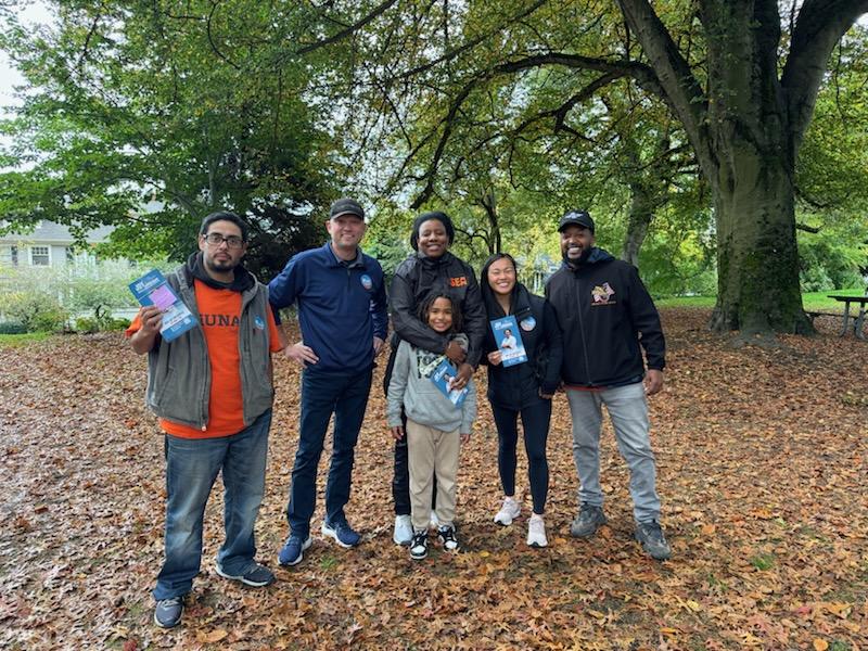 JoyForSeattle's tweet photo. Thank you LIUNA 242 for your support and endorsement. Centering working class people and families will always be at the heart of what we do.
Get. Out. The. Vote. ππΎππΎππΎ
π³π³π³π³π³
#connectingcommunities
#JoyforSeattle
#blockbyblock https://t.co/L3SgBJGOXU
