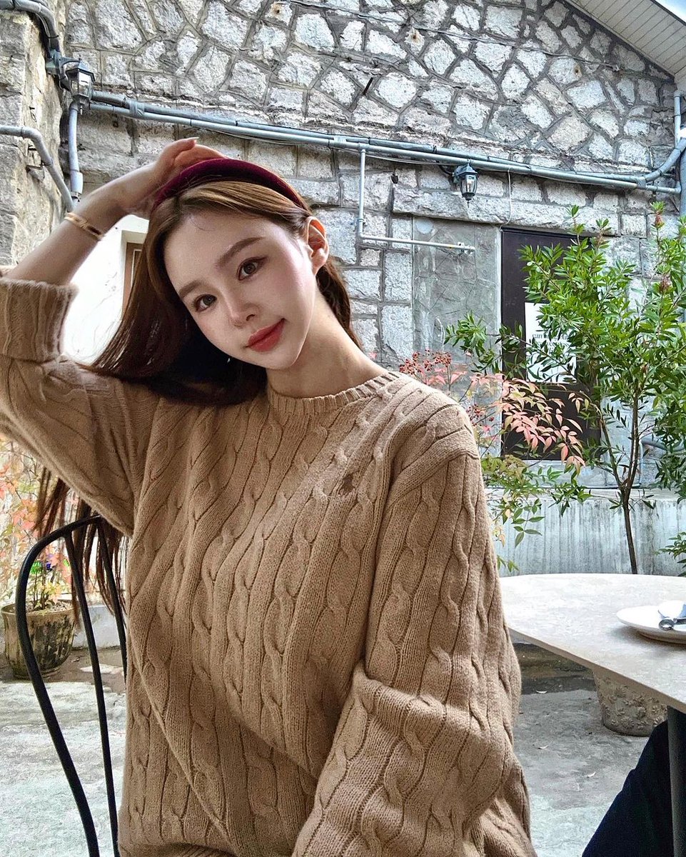 Michell80240558's tweet image. 머리 묶었다 풀었다 ~
머리띠 꼈다 뺐다 ~