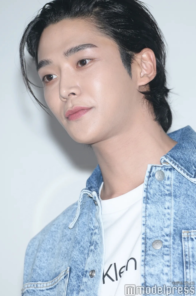 popconth's tweet image. 🔴 เมนใครบ้างเอ่ย~ ทำเอากรุงโตเกียว So Hot 🌡️เพราะงานเปิดตัวคอลเล็กชั่น #CalvinKlein Fall 2023 มัดรวมคนหล่อไว้หมดแล้ว ทั้ง #โรอุน , #จองกุก , #ไบร์ทวชิรวิชญ์ และ #ชยอนู อ่อร่า SO HANDSOME สุดๆ

#RowoonXCalvinKlein #JungKookxCalvinKlein #CalvinKleinxBright #CalvinKleinxSHOWNU…