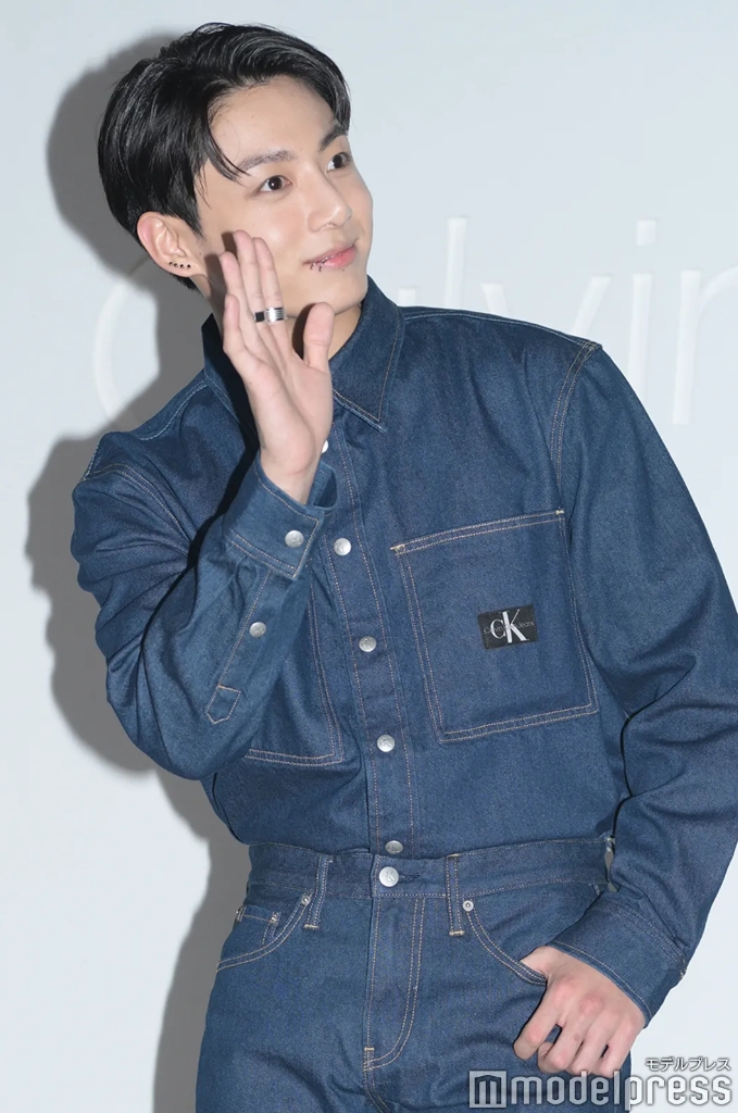 popconth's tweet image. 🔴 เมนใครบ้างเอ่ย~ ทำเอากรุงโตเกียว So Hot 🌡️เพราะงานเปิดตัวคอลเล็กชั่น #CalvinKlein Fall 2023 มัดรวมคนหล่อไว้หมดแล้ว ทั้ง #โรอุน , #จองกุก , #ไบร์ทวชิรวิชญ์ และ #ชยอนู อ่อร่า SO HANDSOME สุดๆ

#RowoonXCalvinKlein #JungKookxCalvinKlein #CalvinKleinxBright #CalvinKleinxSHOWNU…