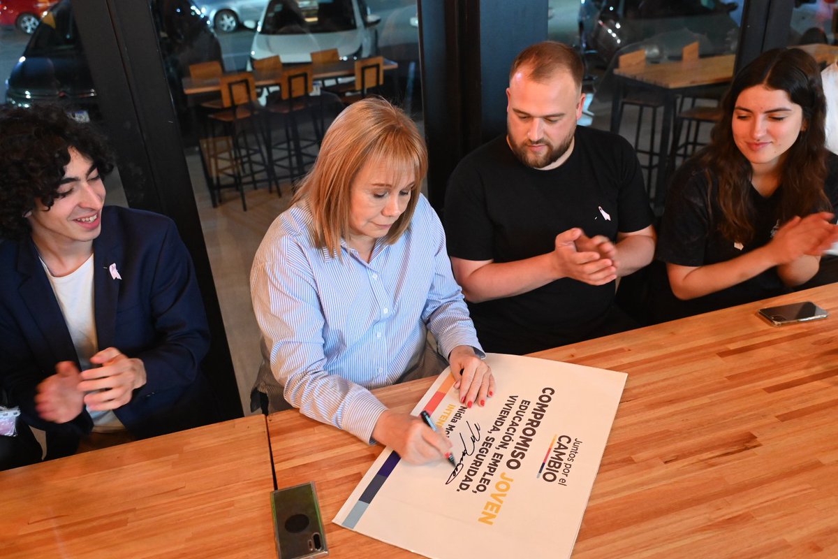 Mí compromiso es firme. Quiero que mí gestión esté marcada transversalmente por la juventud en todos los ámbitos, porque ellos saben mejor que nadie que es lo que necesitan para vivir en una ciudad mejor. #EsAhora