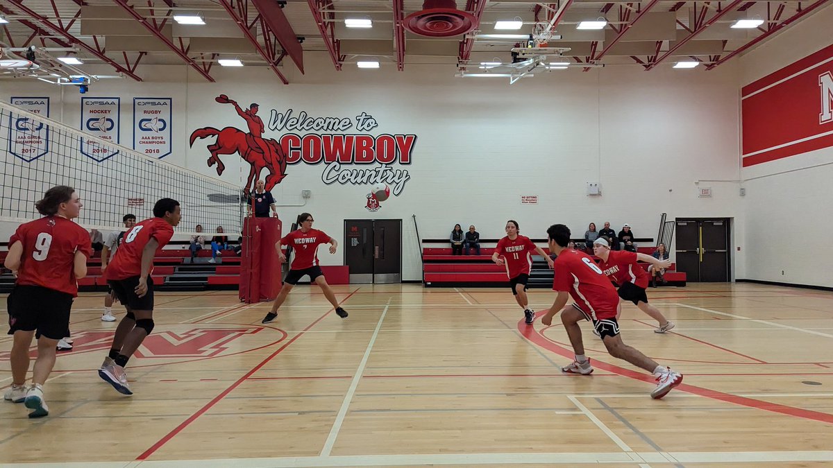 wfdlandry's tweet photo. Sr Boys @MedwayHS Cowboys 🏐 took on MTS tonight in a tough match-up in our last regular season home game. We competed in every point, bringing it to 25-20 in the second set and winning a fun fourth set.  Next up, our final game of the regular season @ SAB on Monday after school. https://t.co/cR3HkYTdBM