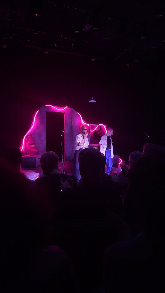 EvanCMerner's tweet photo. Toxic at @HOME_mcr tonight by @DibbyTheatre is an intense story of stigma, shame, and most importantly - pride 🏳️‍🌈 Supporting local arts and giving a platform to these stories (and queer voices) is so important right now 🫶👏 https://t.co/f2vC0qRVA0