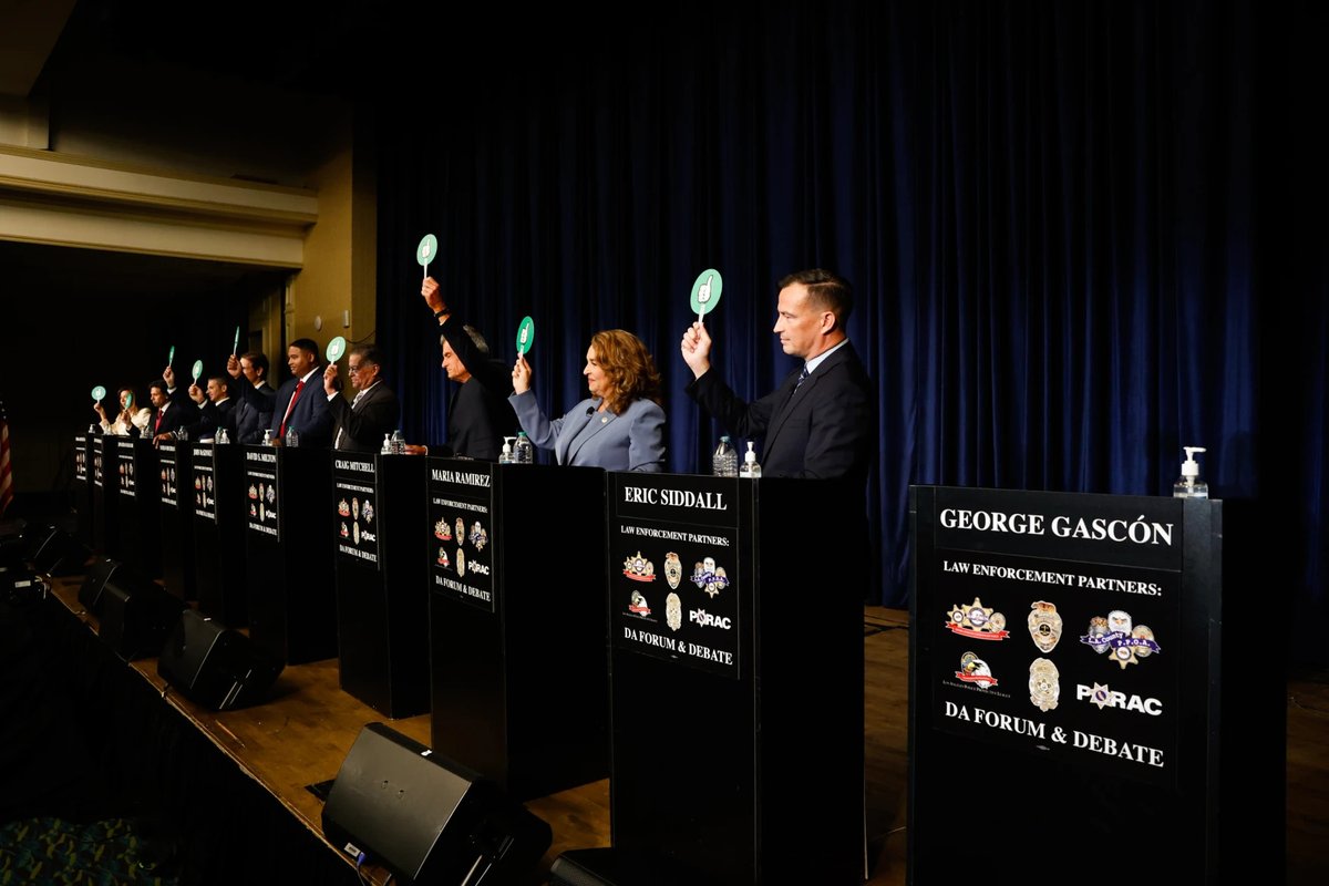 PORACalifornia's tweet image. L.A. District Attorney #GeorgeGascon was the main target during a debate among his nine challengers Wednesday night. Gascón skipped the event — a fact police union organizers highlighted by placing an empty podium with his name on it on the stage. 

#LACDA #LA #DistrictAttorney…
