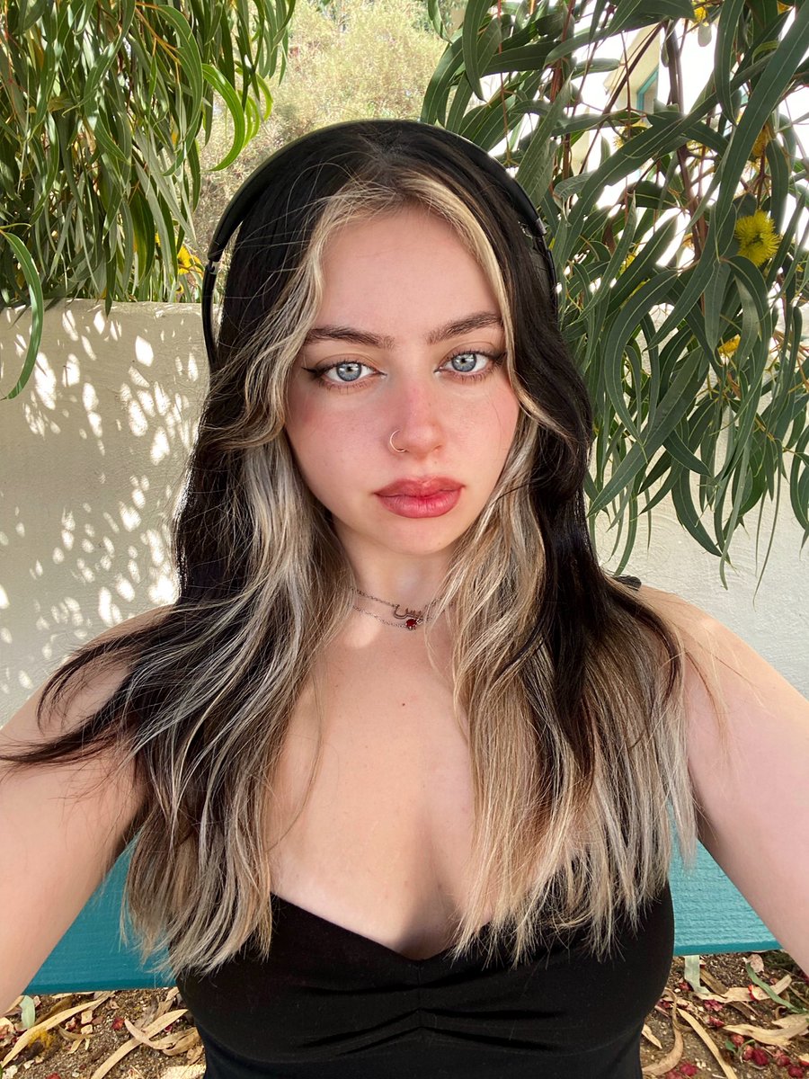 Jayne🦋 (@Ryvalie) / Posts / X