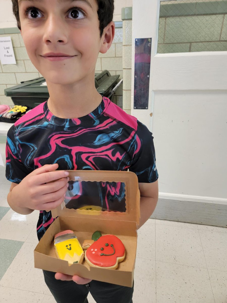 GES_JenCarr's tweet photo. The kids did such and amazing job today with cooking decorating #nailedit @MsLindGES @glndschools @MissVanNess106 https://t.co/sm29OYssE4